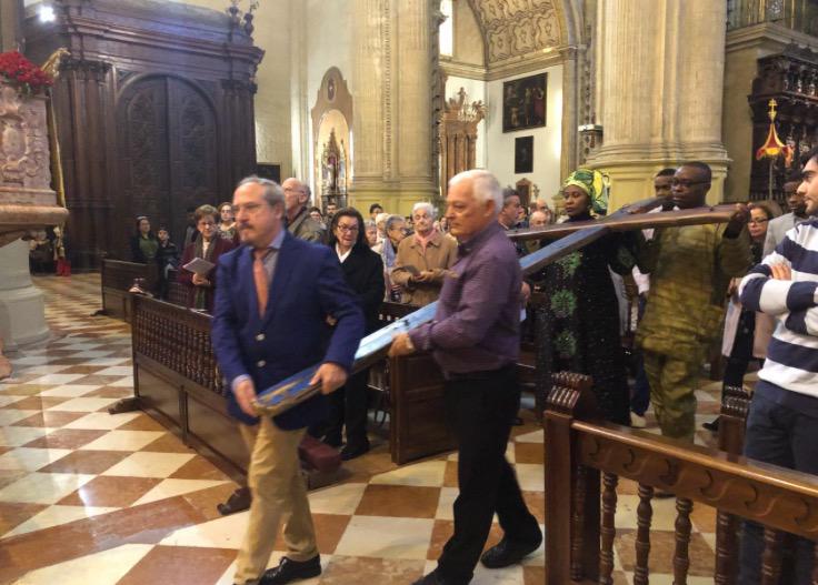 La Cruz de Lampedusa, en la Catedral de Málaga, en la fiesta de la Sagrada Familia