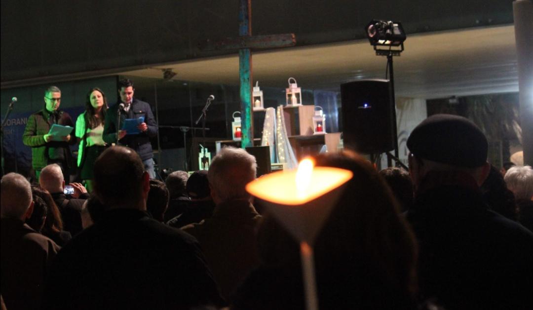 La Cruz de Lampedusa en la vigilia de Oración y concierto organizado por la delegación de Infancia y Juventud 