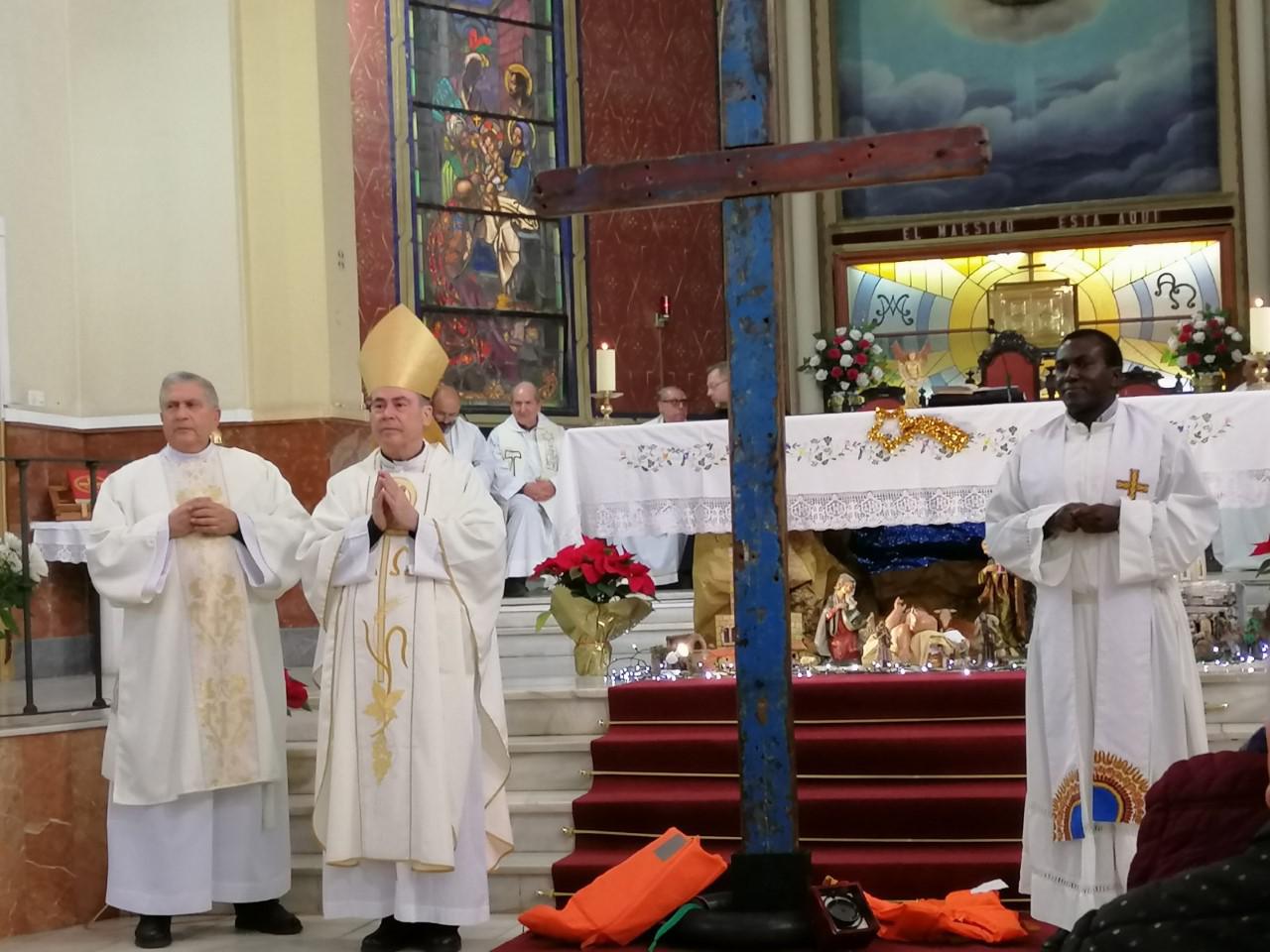 Eucaristía en Cristo Rey, presidida por el Obispo de Málaga, con la Cruz de Lampedusa // A.MEDINA