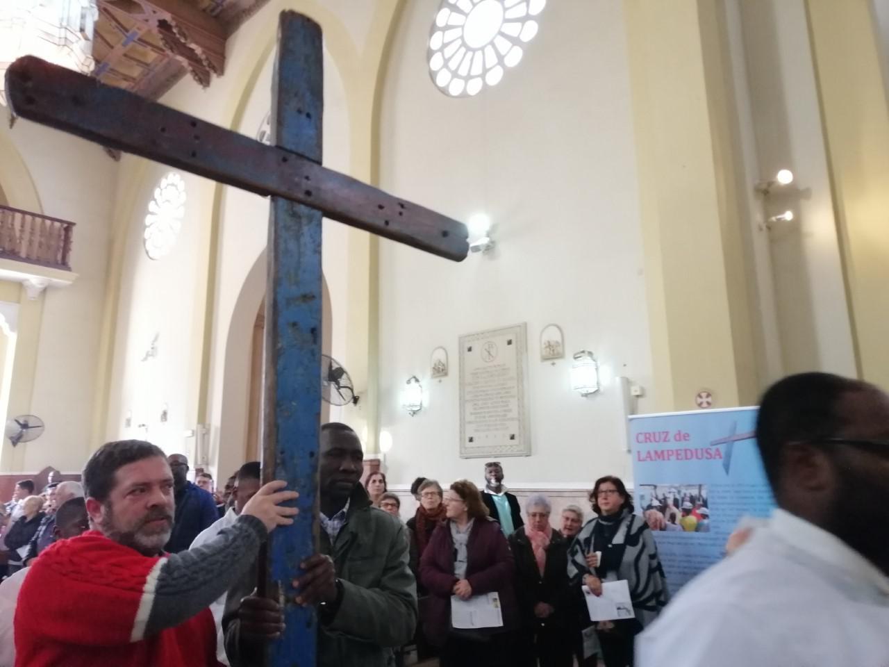 Eucaristía en Cristo Rey, presidida por el Obispo de Málaga, con la Cruz de Lampedusa // A.MEDINA