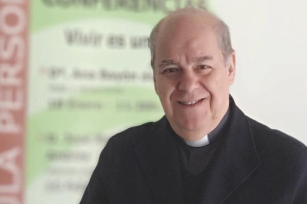 José Román Flecha: «Vivir es aceptar y donar el amor»