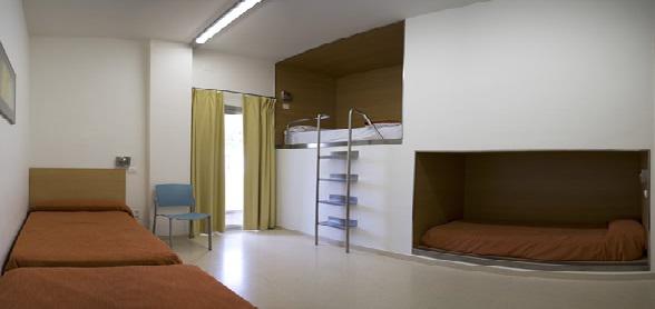 Cáritas y Cruz Roja colaborarán con el Ayuntamiento en el Albergue Juvenil de Torremolinos, habilitado para personas sin hogar