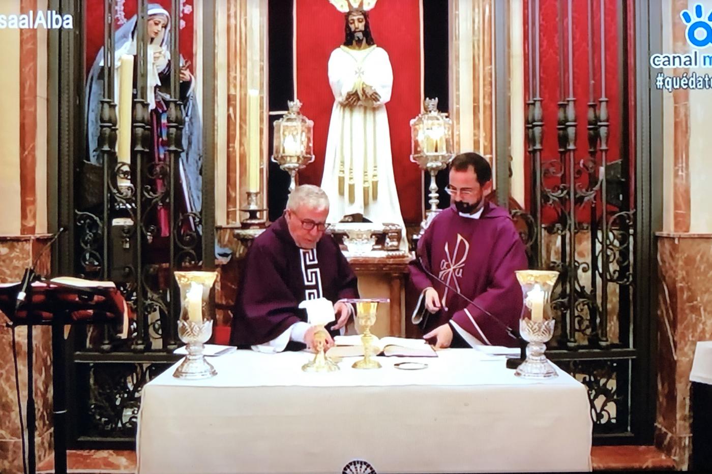 «Una Misa al alba sin pueblo, en comunión con el pueblo»