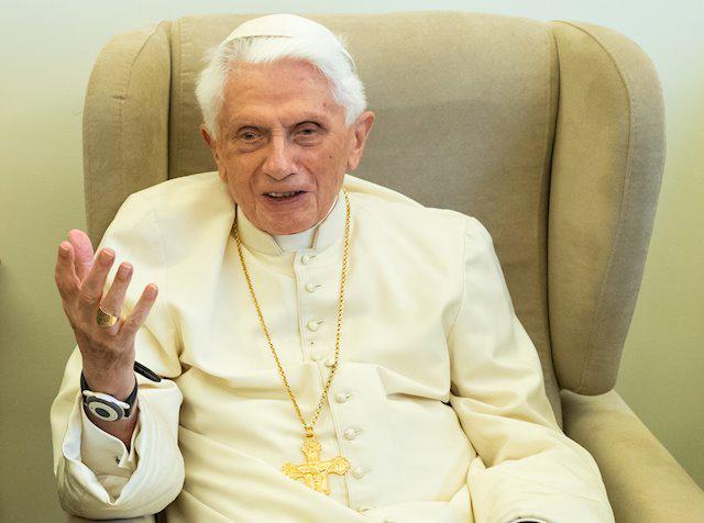 Benedicto XVI cumple 93 años y reza por los enfemos de Covid-19