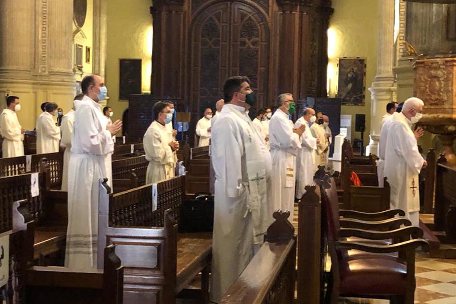 D. Jesús Catalá: «Sois un regalo para la Iglesia y para mí»