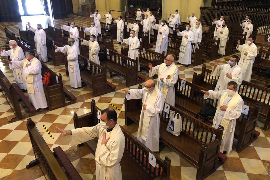 D. Jesús Catalá: «Sois un regalo para la Iglesia y para mí»