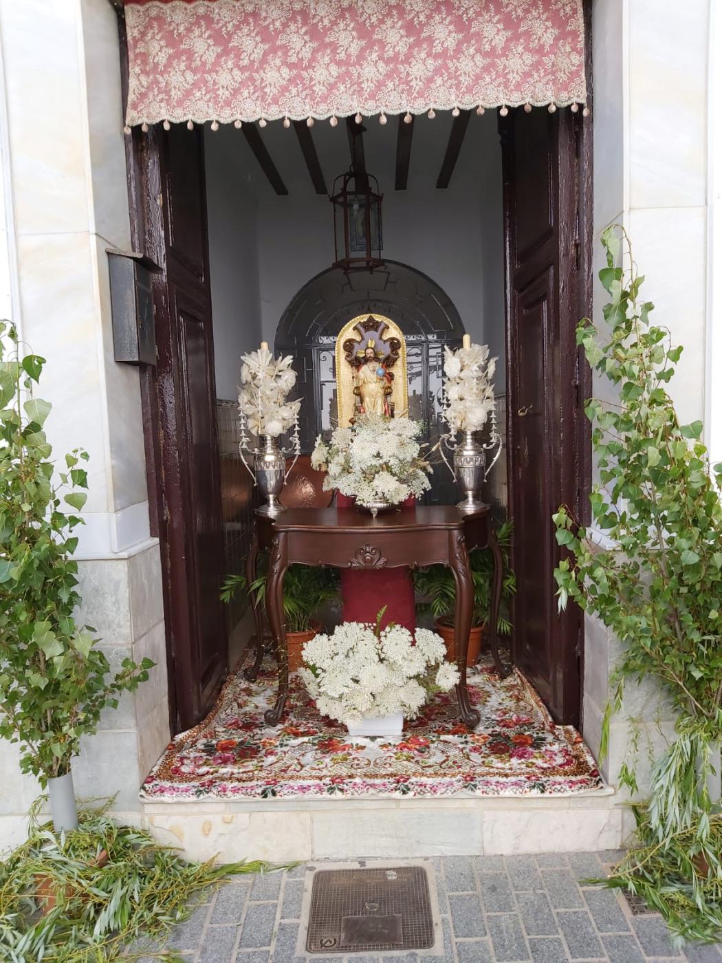 Altares en los domicilios de los vecinos de Yunquera en 2020