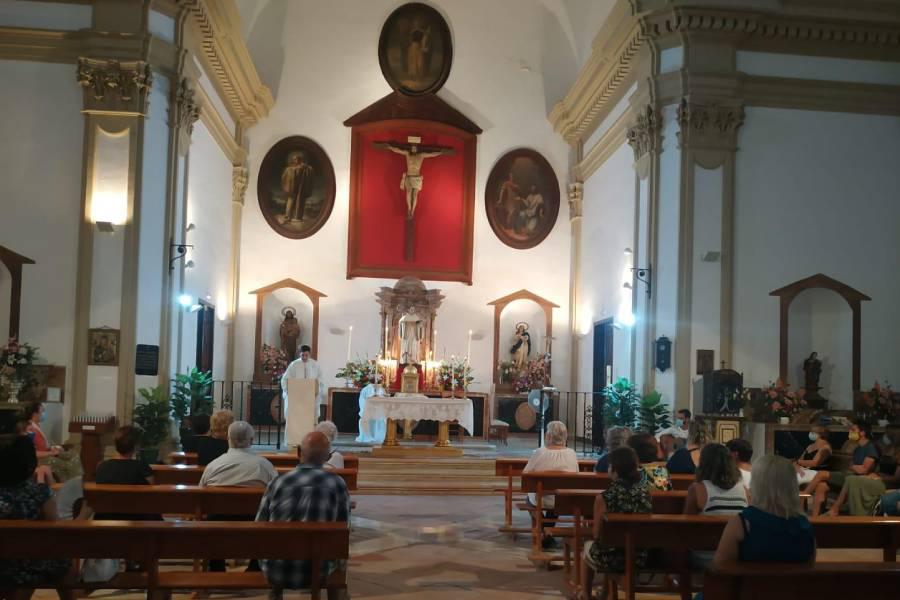 Celebración en la parroquia de San Jacinto en Macharaviaya