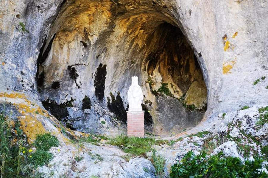 Santa María de la Victoria en el techo de su diócesis