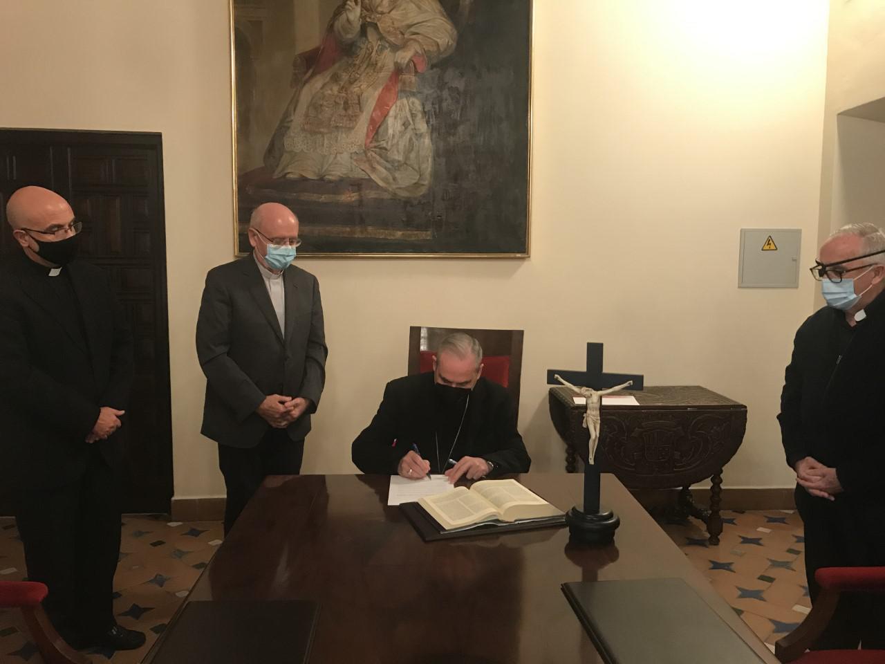 Juramento y profesión de fe del delegado episcopal de Cáritas