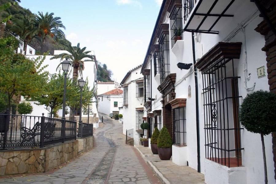 Calle de Benalauría