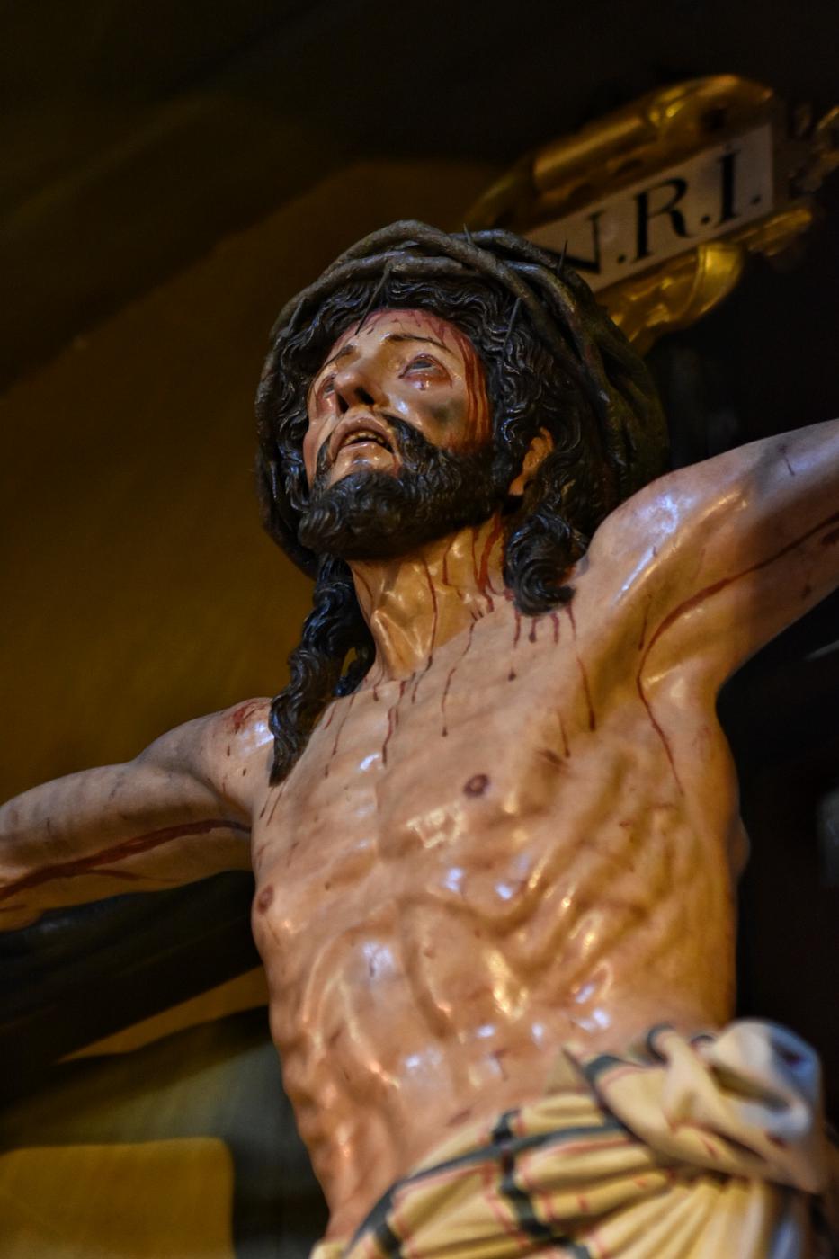 Cristo de la Victoria, restaurado, en su capilla // F. RUIZ NARVÁEZ