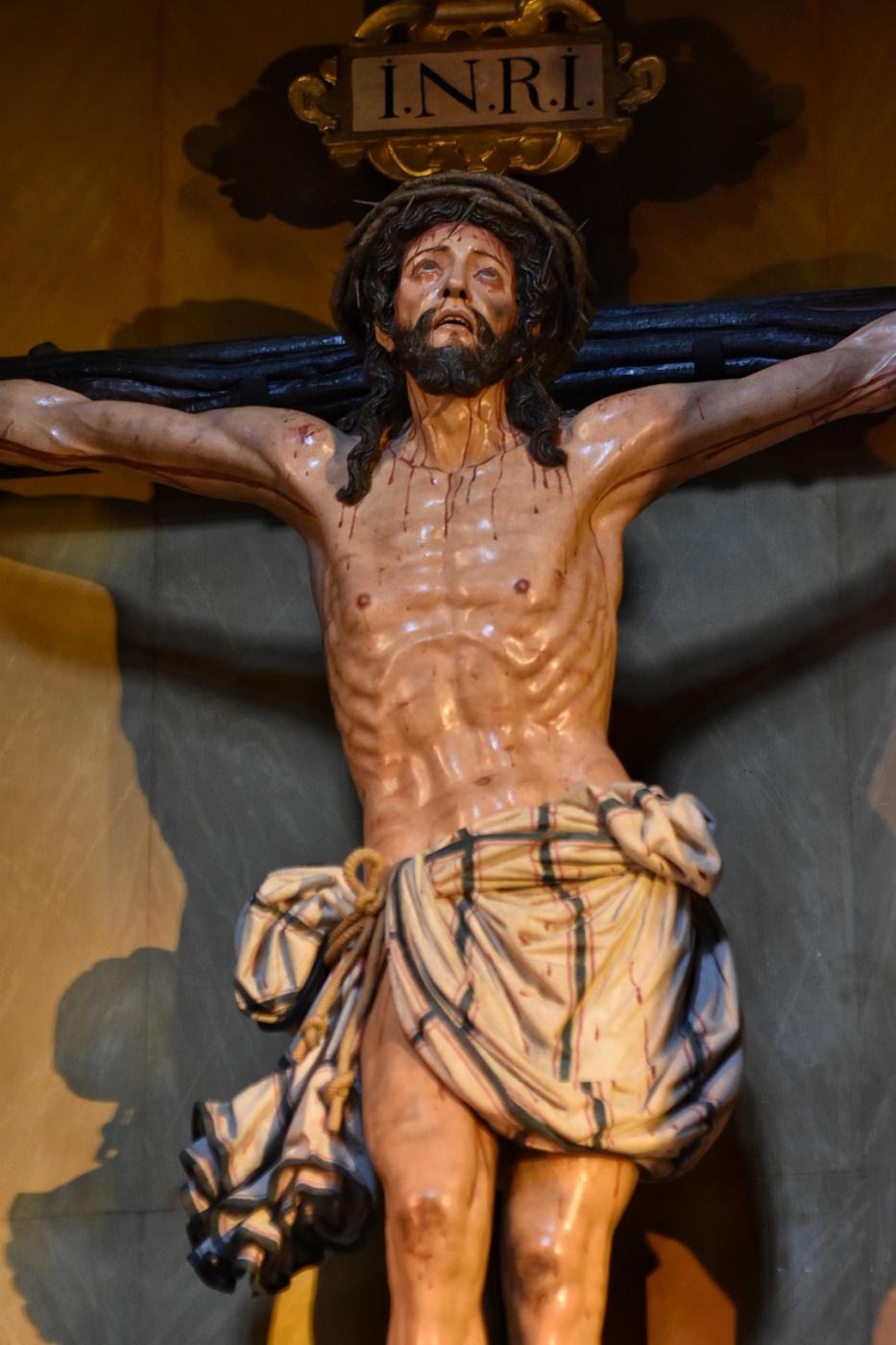 Cristo de la Victoria, restaurado, en su capilla // F. RUIZ NARVÁEZ