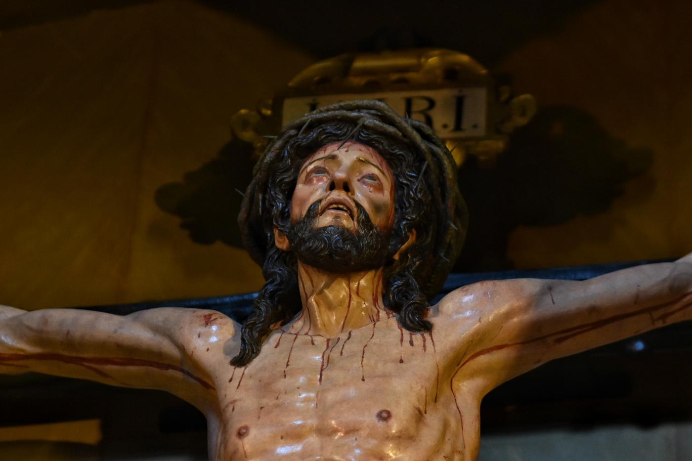 Cristo de la Victoria, restaurado, en su capilla // F. RUIZ NARVÁEZ