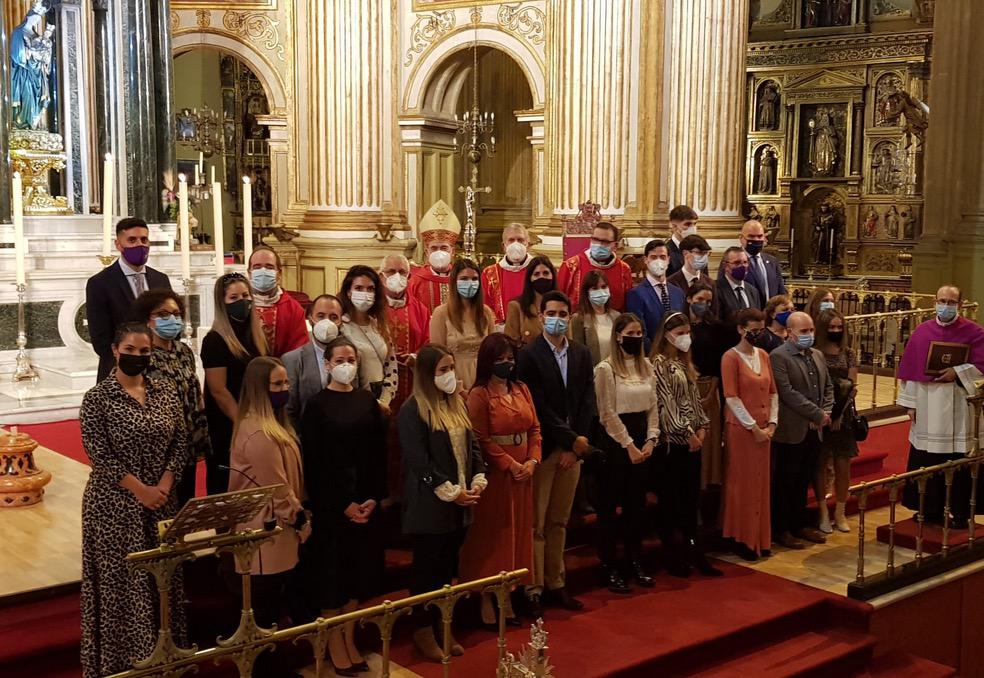 El Obispo de Málaga confirma a 80 adultos en la Catedral