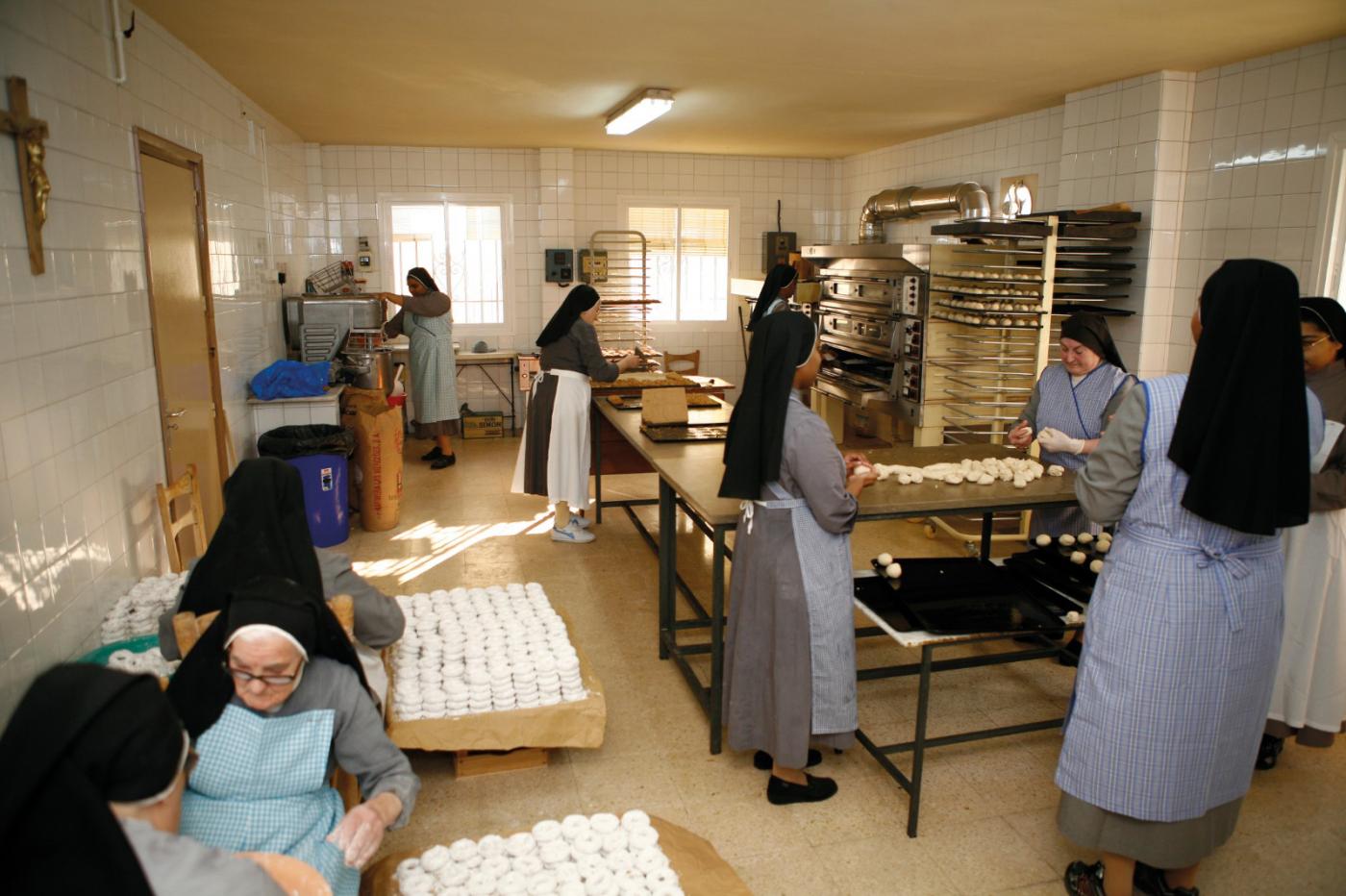 «Al comprar nuestros dulces nos ayudan a sostener la comunidad»