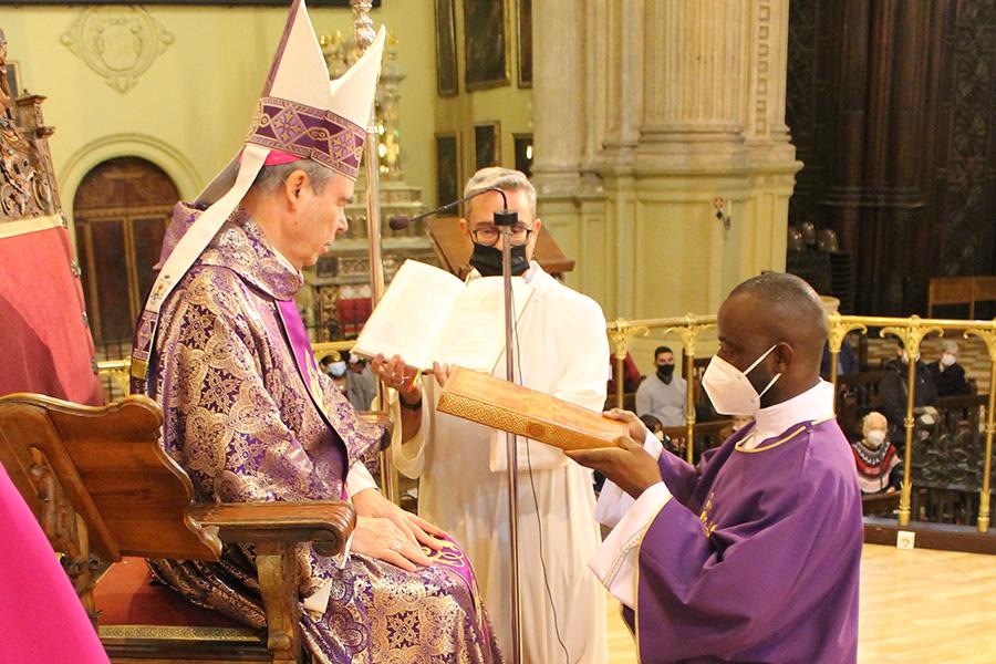 Ordenaciones en la Catedral de Málaga // A. LÓPEZ