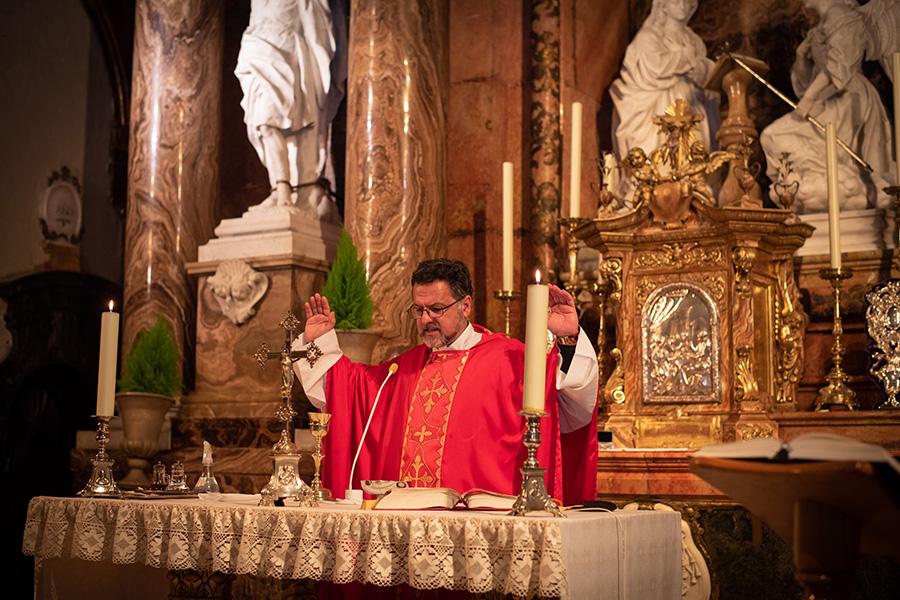Misa del patrón de los periodistas en la capilla de la Encarnación de la Catedral. FOTO: D. GARCÍA