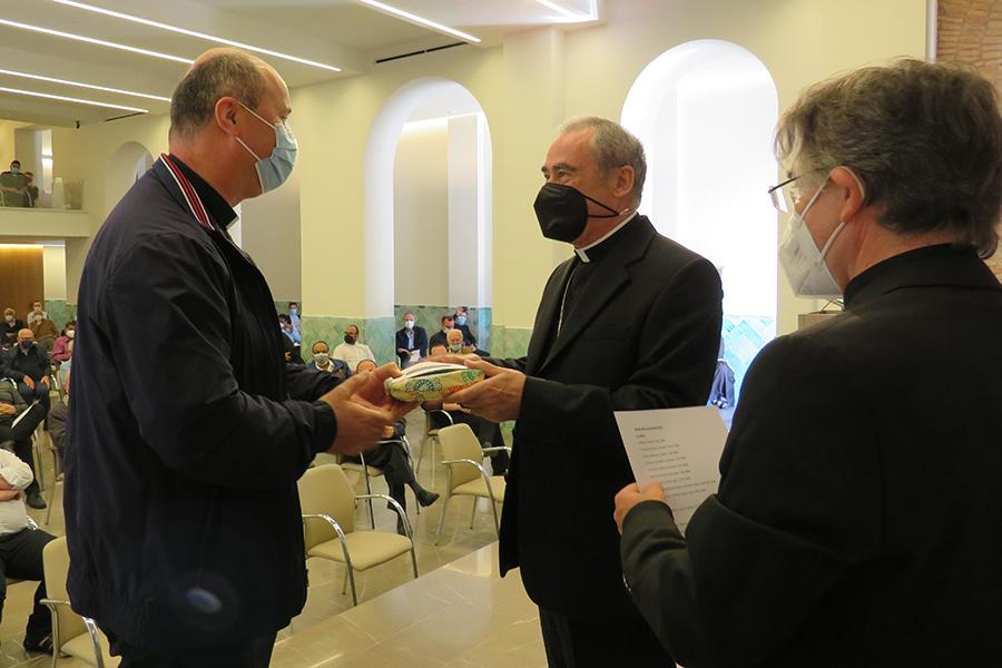 Homenaje al sacerdote Petre Chelaru por su 25 aniversario de ordenación sacerdotal // E. LLAMAS
