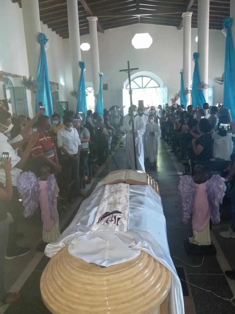 Misa funeral por el sacerdote Manuel Lozano, en Caicara del Orinoco
