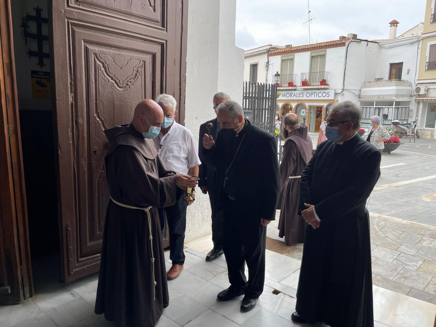 Visita Pastoral del Obispo de Málaga al Convento de San Francisco, en Vélez-Málaga