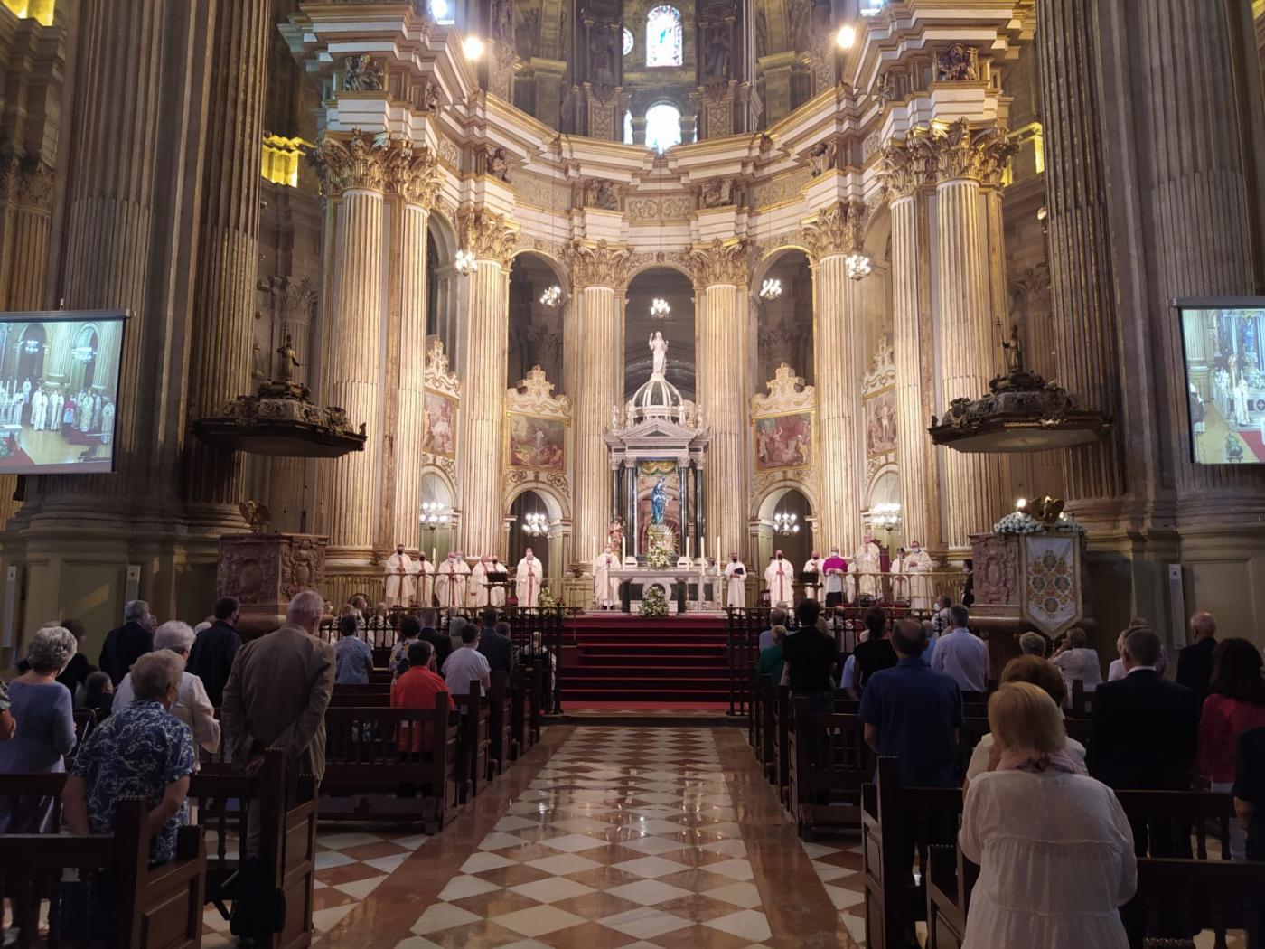 Celebración en la Catedral de Málaga de las bodas de oro episcopales de Mons. Ramón Buxarrais