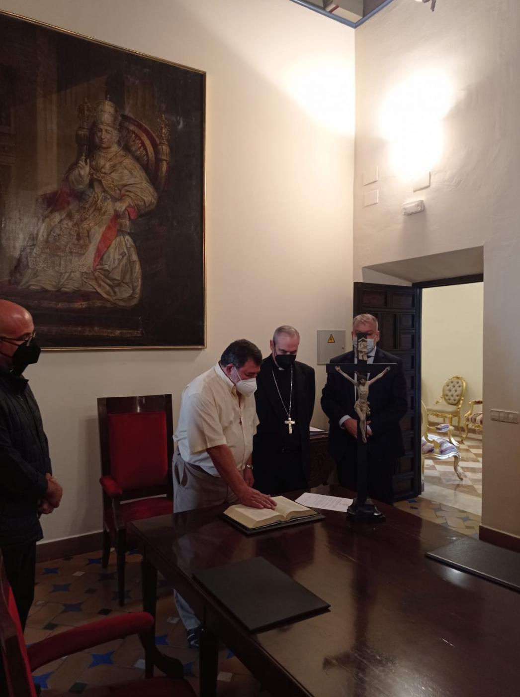 Jura y profesión de fe de Pedro Fernández como delegado diocesano de Pastoral Penitenciaria