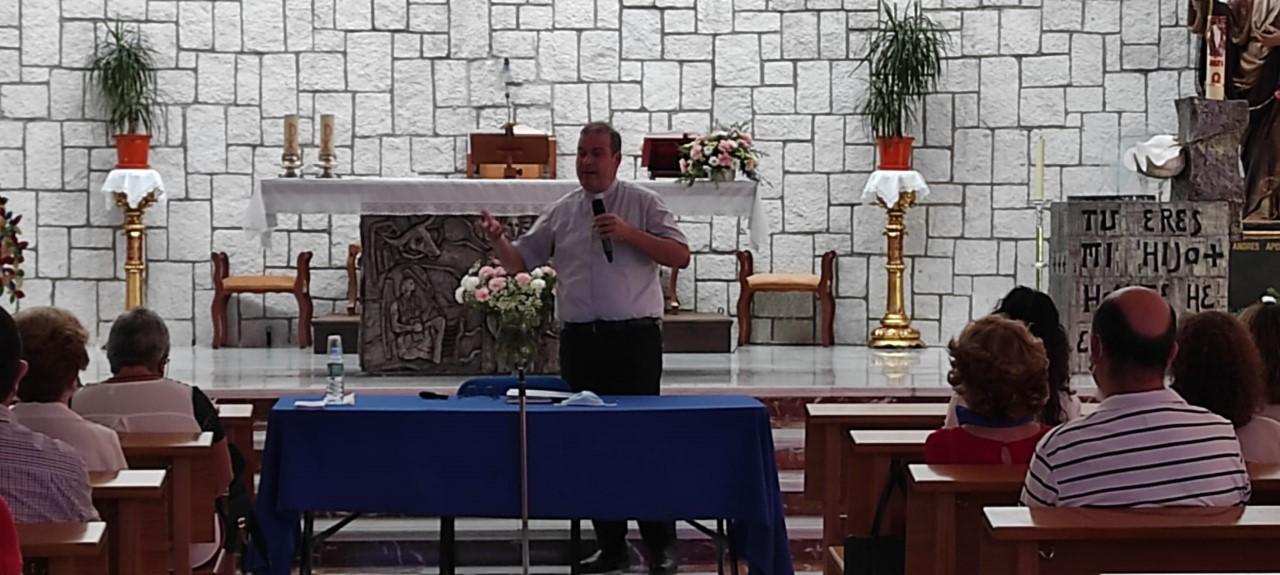 Presentación de las Prioridades Pastorales Diocesanas, por el vicario para la acción caritativa y social, Juan Manuel Ortiz, en los arciprestazgos de Axarquía