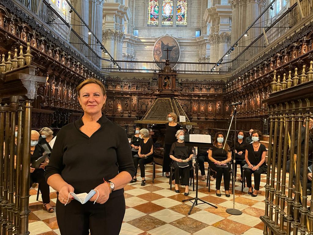 Lourdes Benítez «Sentimos alegría por cantar, como coro diocesano, en la misa de apertura del Sínodo»