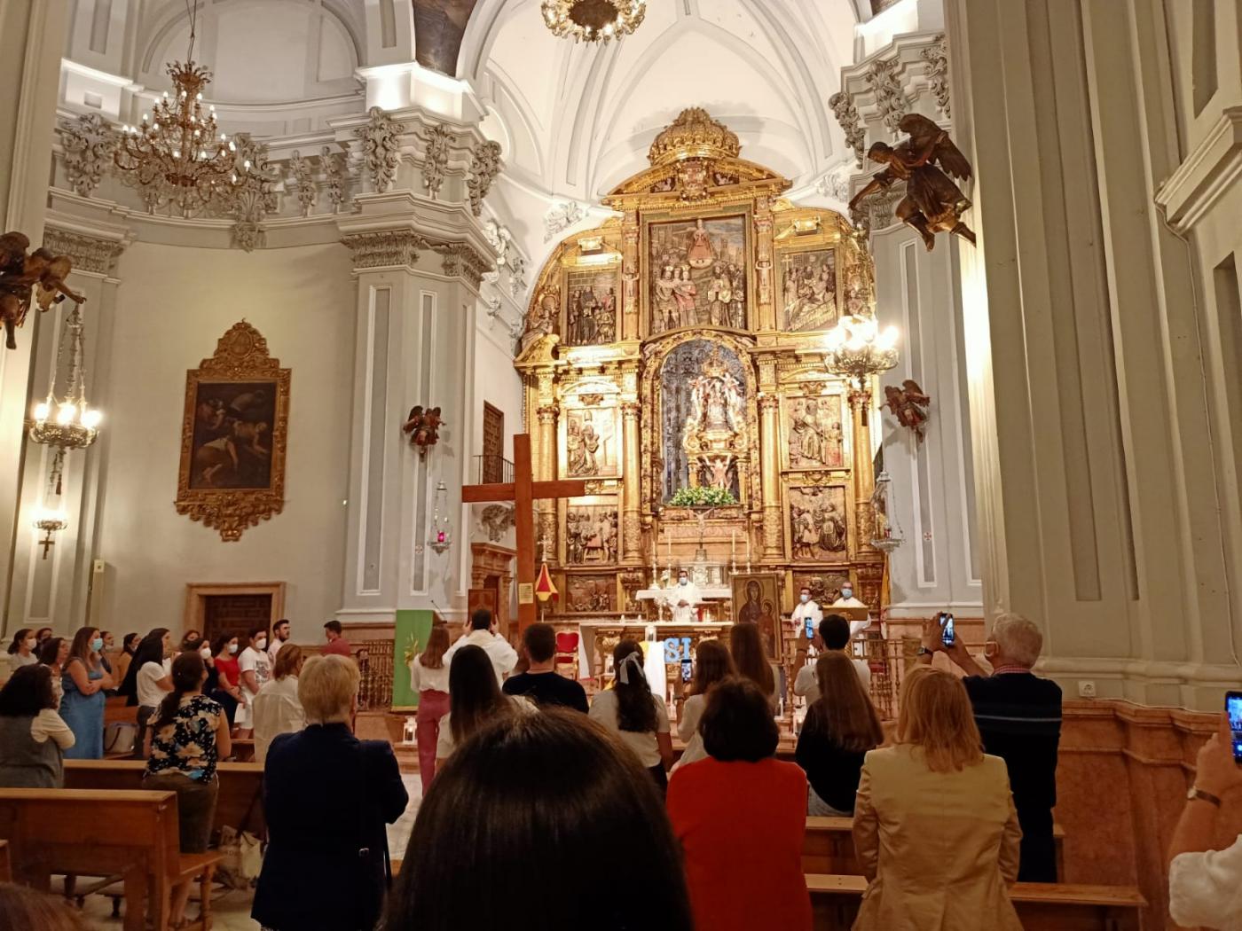 La Cruz y el Icono de la JMJ en la Vigilia de oración de la Basílica de la Victoria // J. VILLANUEVA