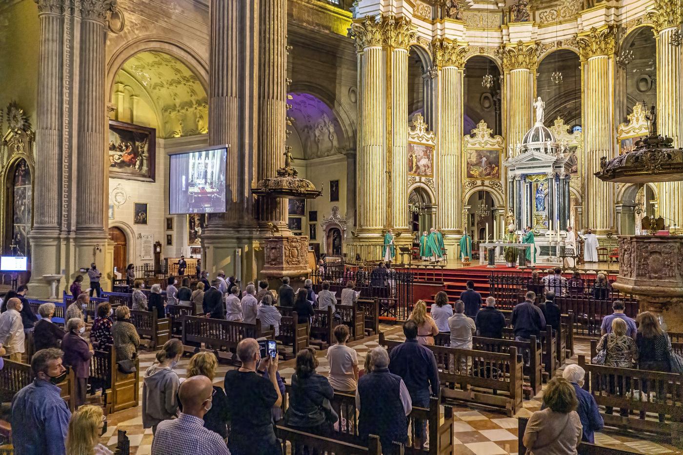La Catedral acoge este sábado un funeral por Benedicto XVI