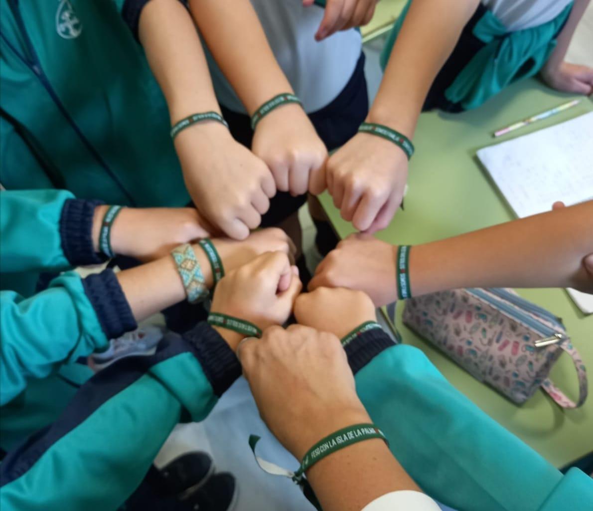 Pulseras solidarias: “FESD con La Palma”