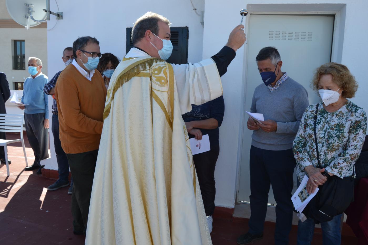 Bendición de las viviendas de integración social de Cáritas