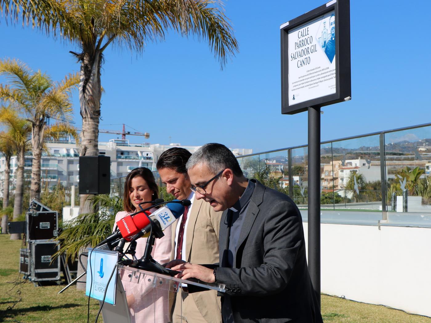 «Esta calle es para todos vosotros, queridos feligreses y vecinos»