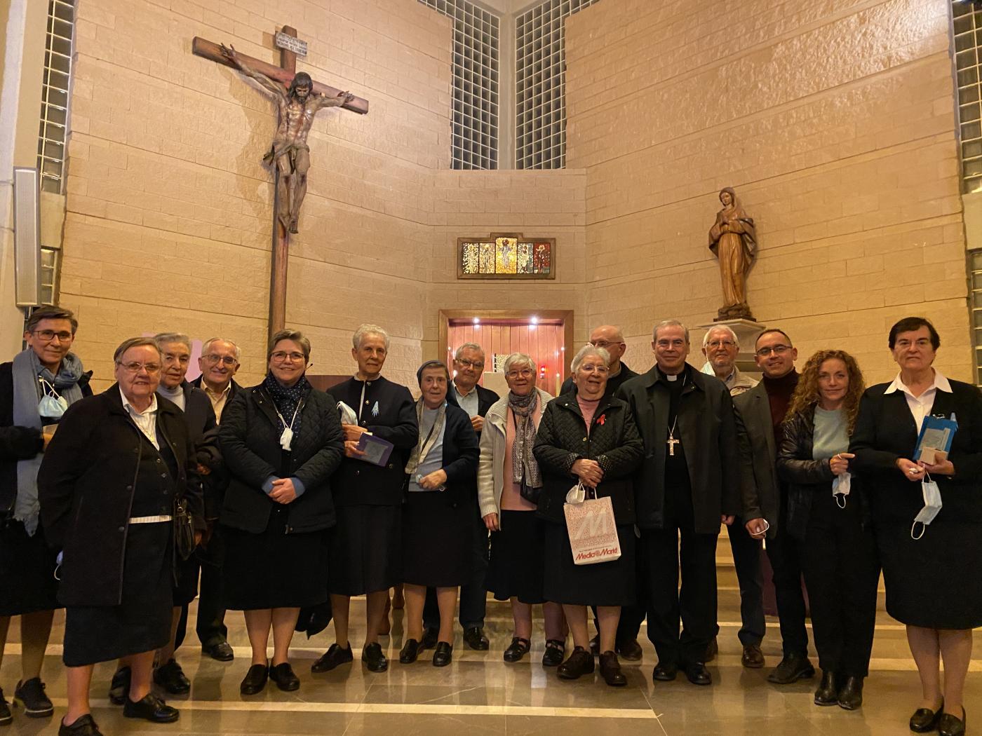 Colichet arropa en su despedida a la comunidad de Hijas de la Caridad