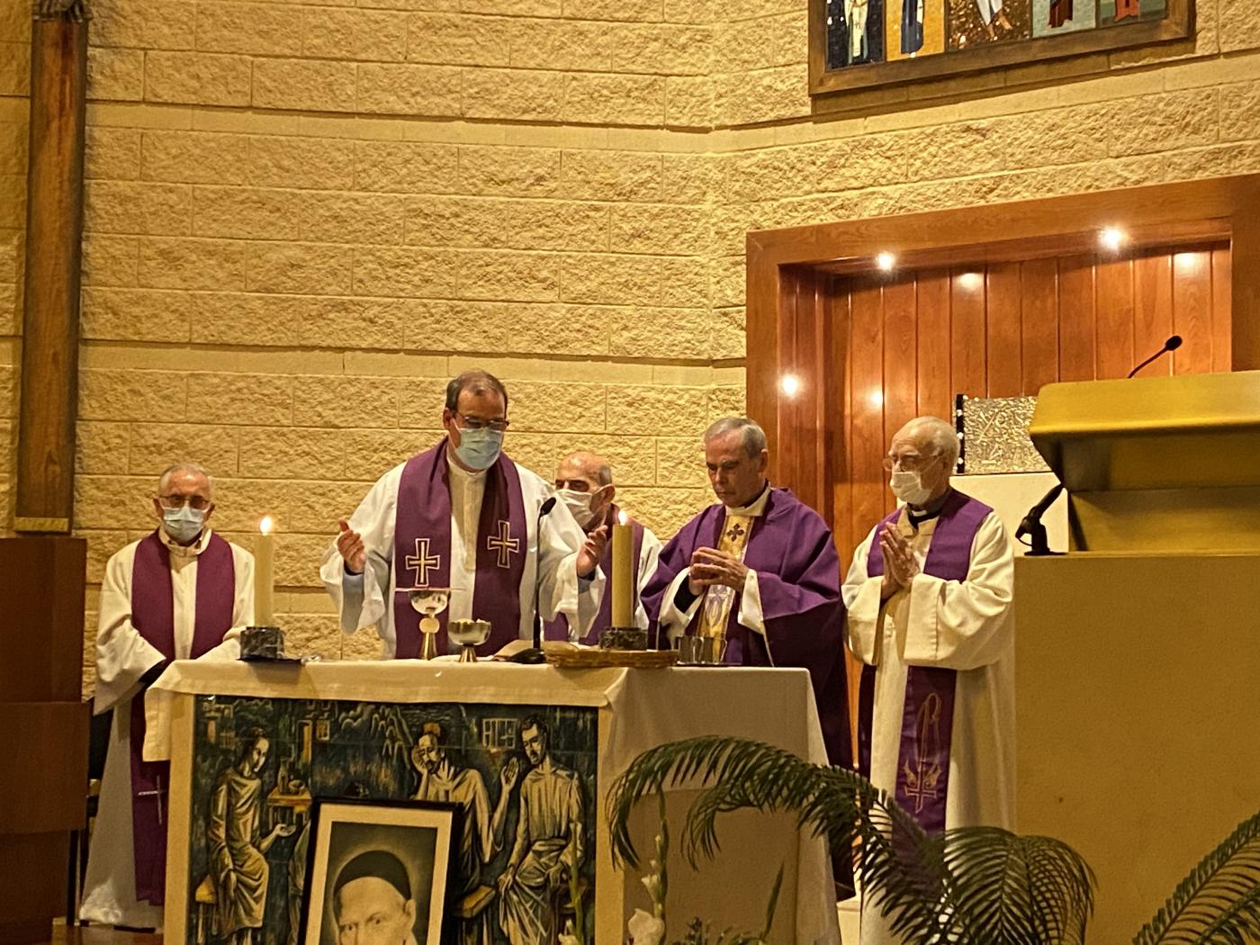 Eucaristía de despedida de las Hijas de la Caridad de la Casa Colichet celebrada en la capilla del Buen Samaritano