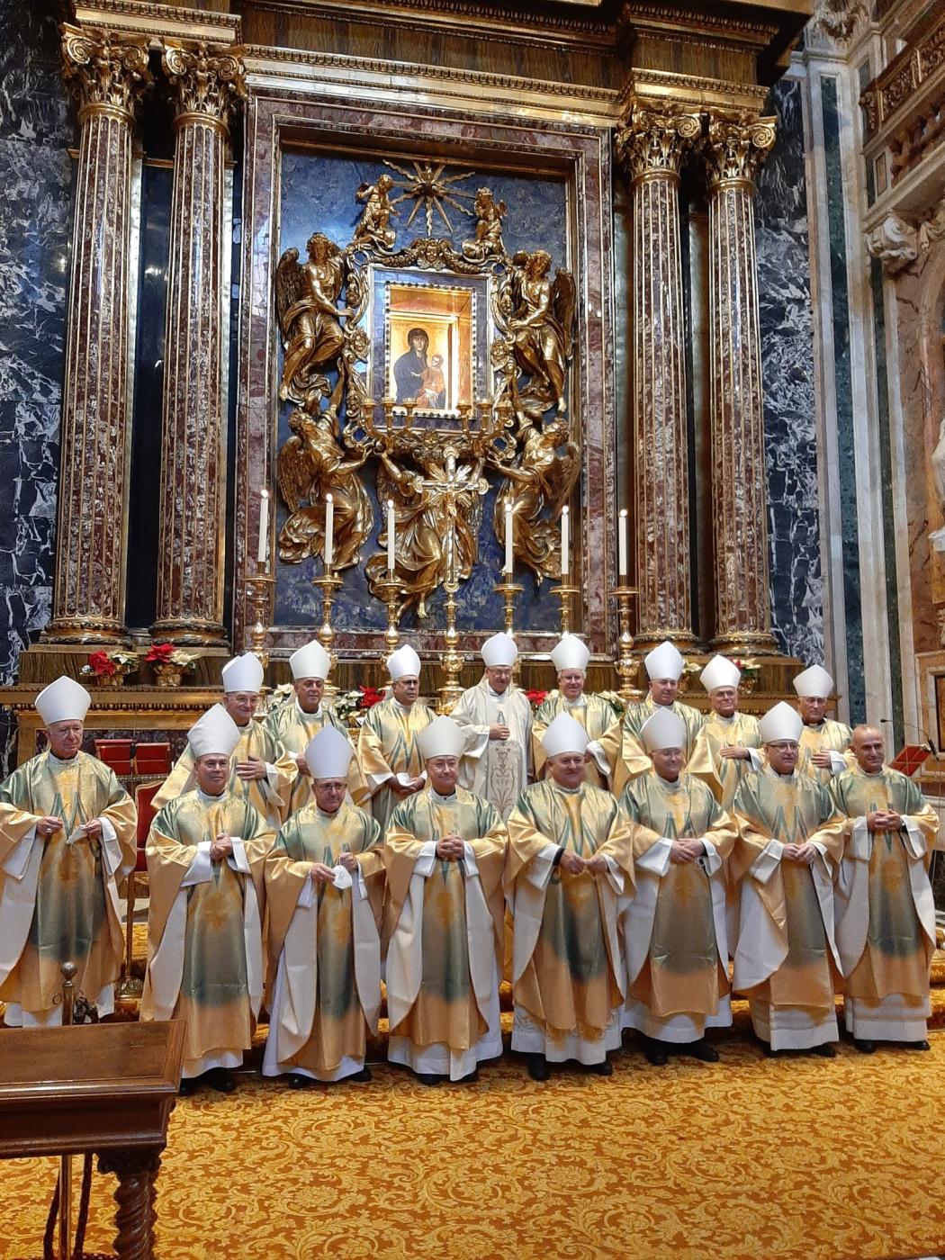 Mons. Catalá, junto al resto de obispos participantes en la visita ad limina, en la Basílica de Santa María la Mayor (Miércoles 19 de enero)
