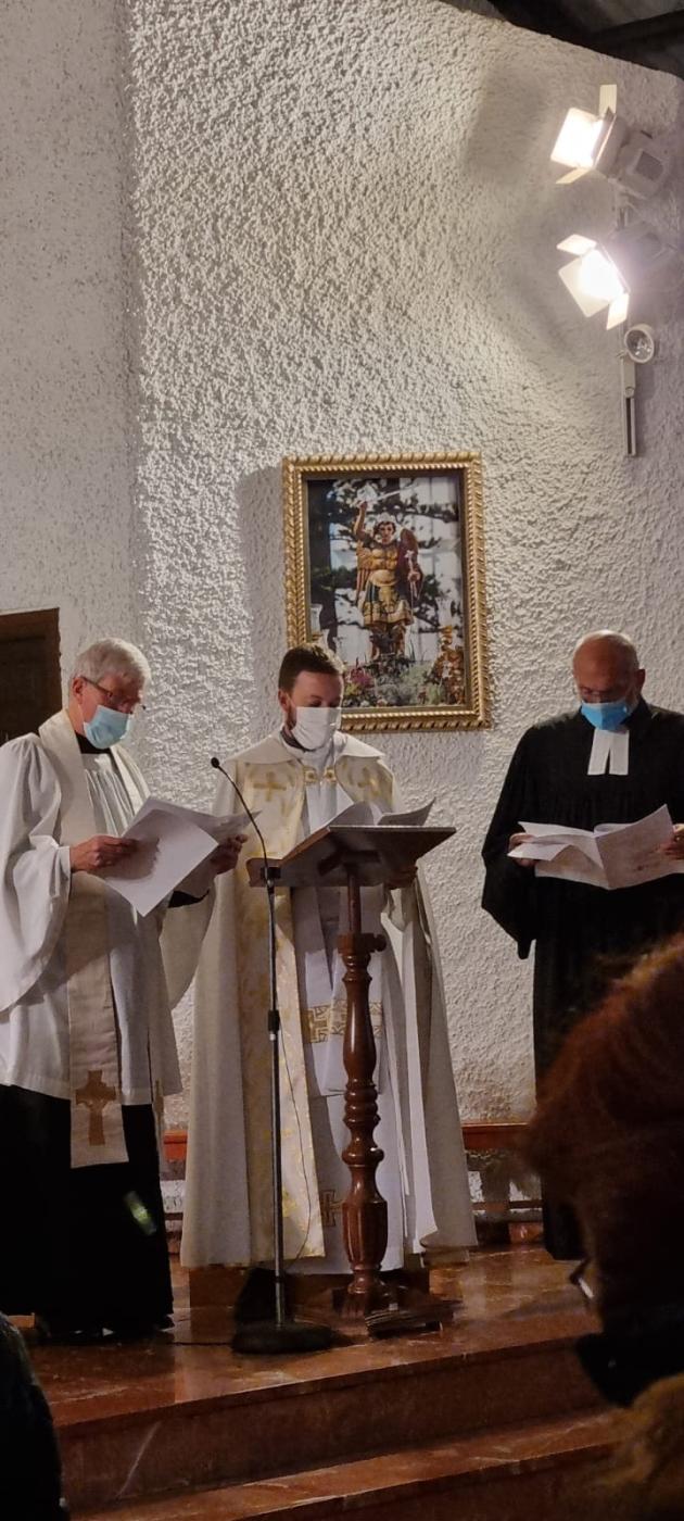 Oración en la ermita de San Miguel, en Mijas Costa