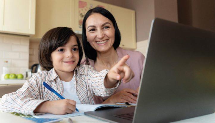 Foovy acompaña a familias y docentes en el camino del aprendizaje bilingüe