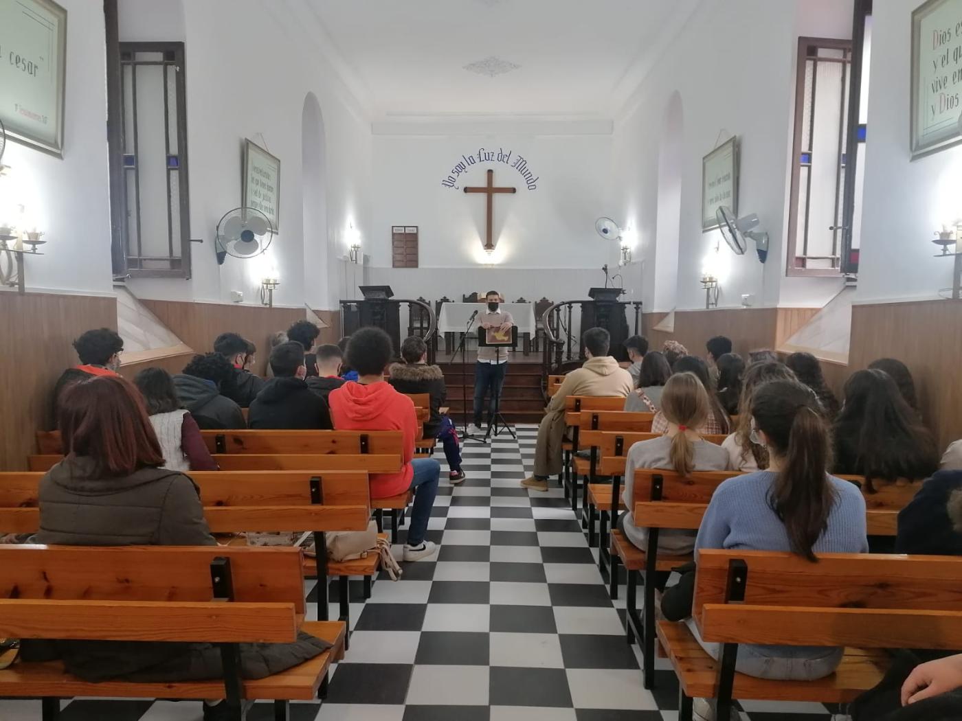 Estudiantes malagueños visitan a la Iglesia Evangélica y Anglicana de Málaga para avanzar en el camino ecuménico