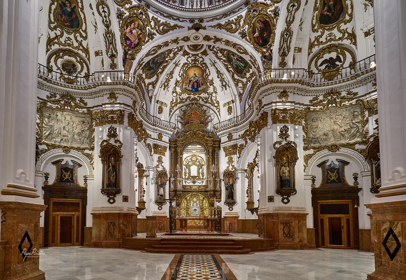 Altar mayor de la Iglesia de los Santos Mártires Ciriaco y Paula
