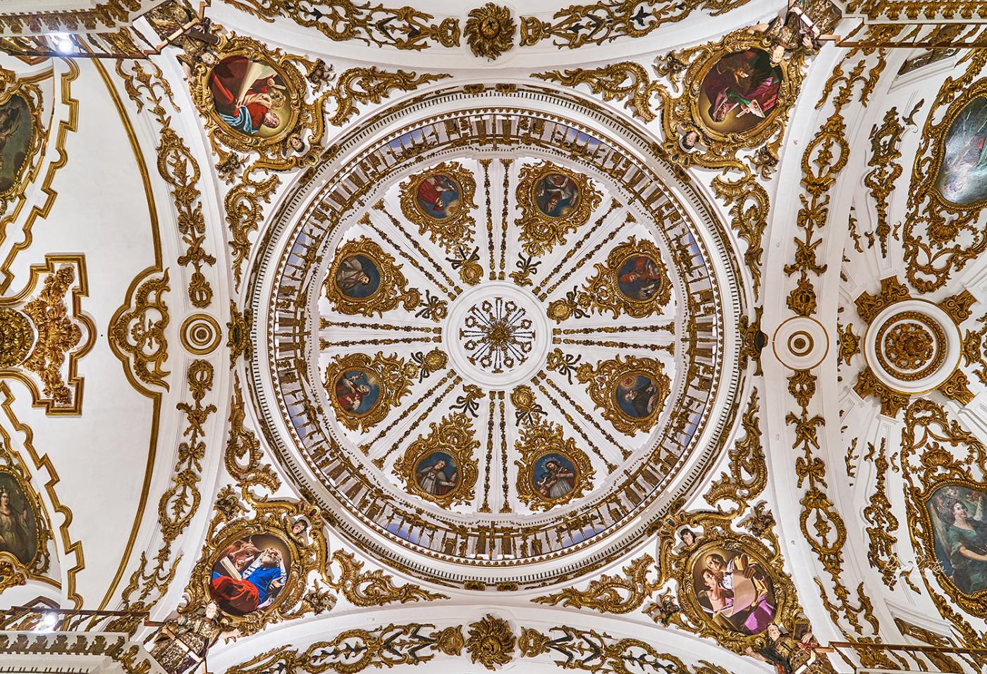 Bóveda de crucero de la Iglesia de los Santos Mártires Ciriaco y Paula