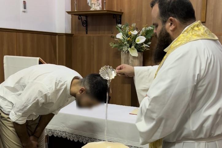 Primer bautismo de un interno en el centro penitenciario de Melilla