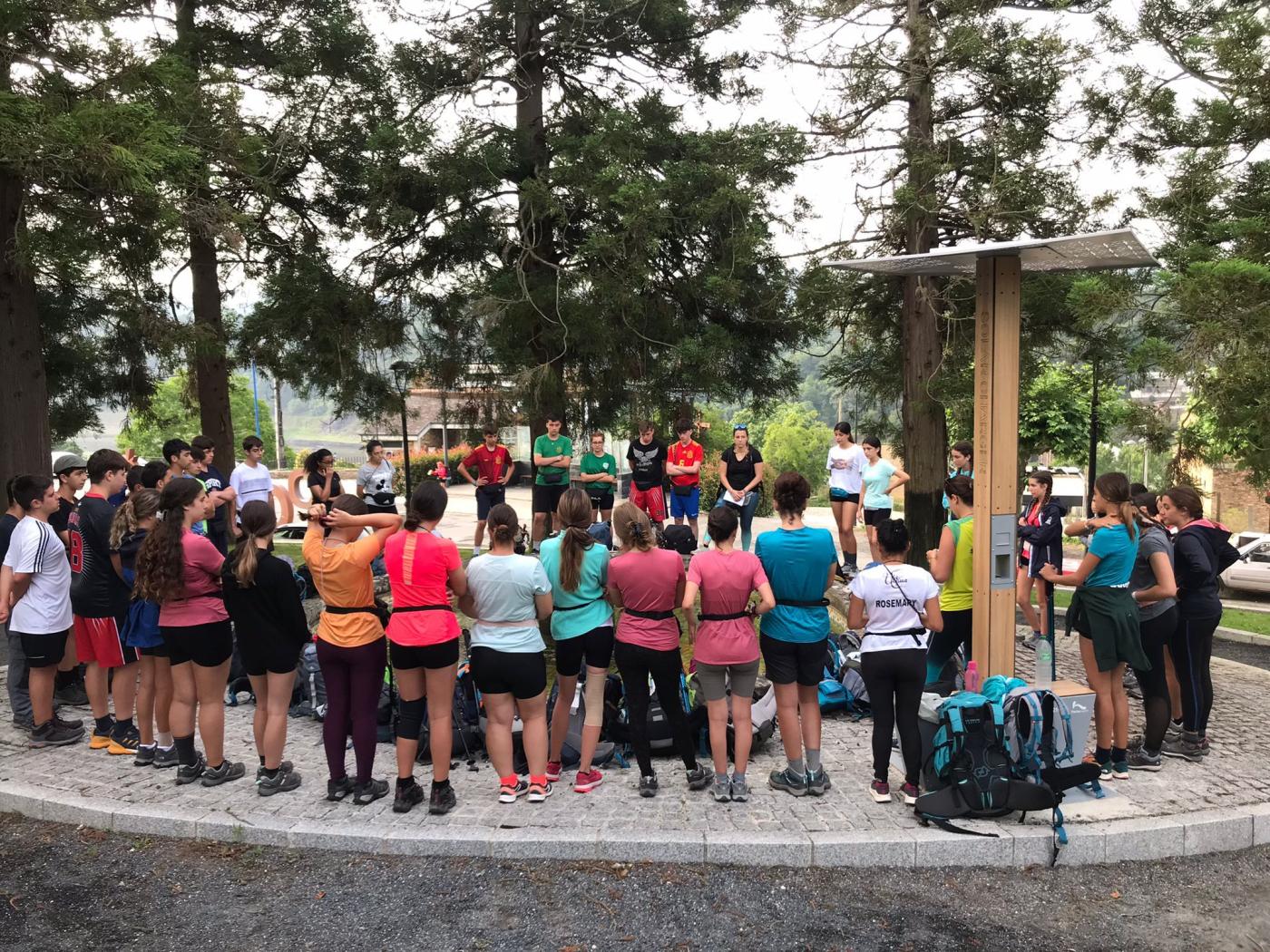 Peregrinos de San Manuel se preparan para comenzar a caminar