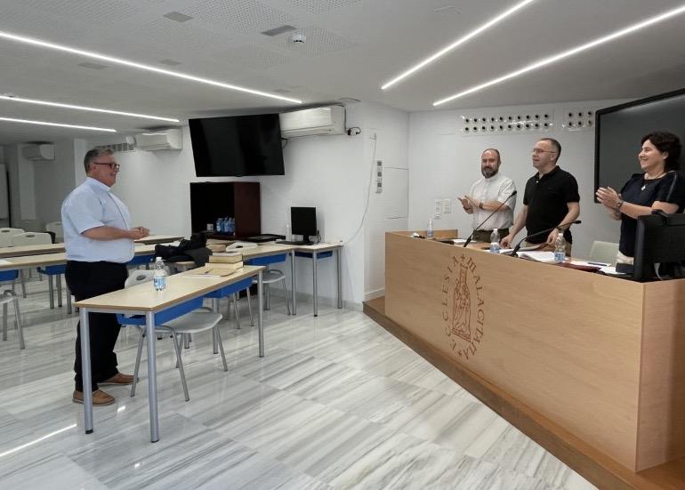 Comunicando la nota tras la defensa de la tesina // E. LLAMAS