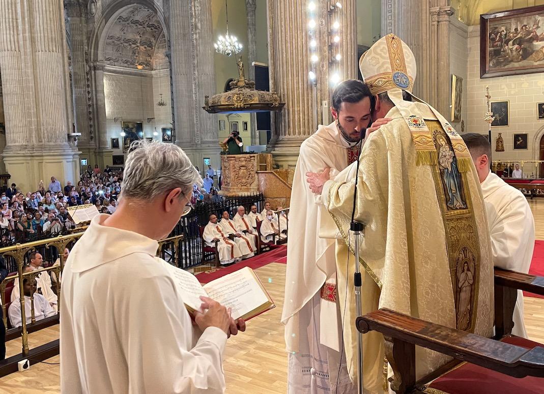 Ordenación de cinco nuevos sacerdotes // E. LLAMAS
