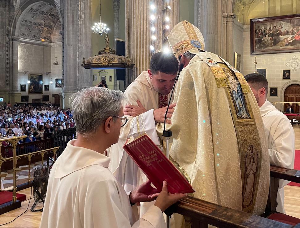 Ordenación de cinco nuevos sacerdotes // E. LLAMAS