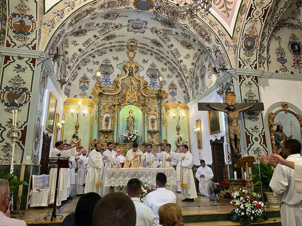 Santiago Bremermann: «Querido pueblo de Alameda. Hoy sale un curilla un poco inexperto. Rezad por mí»