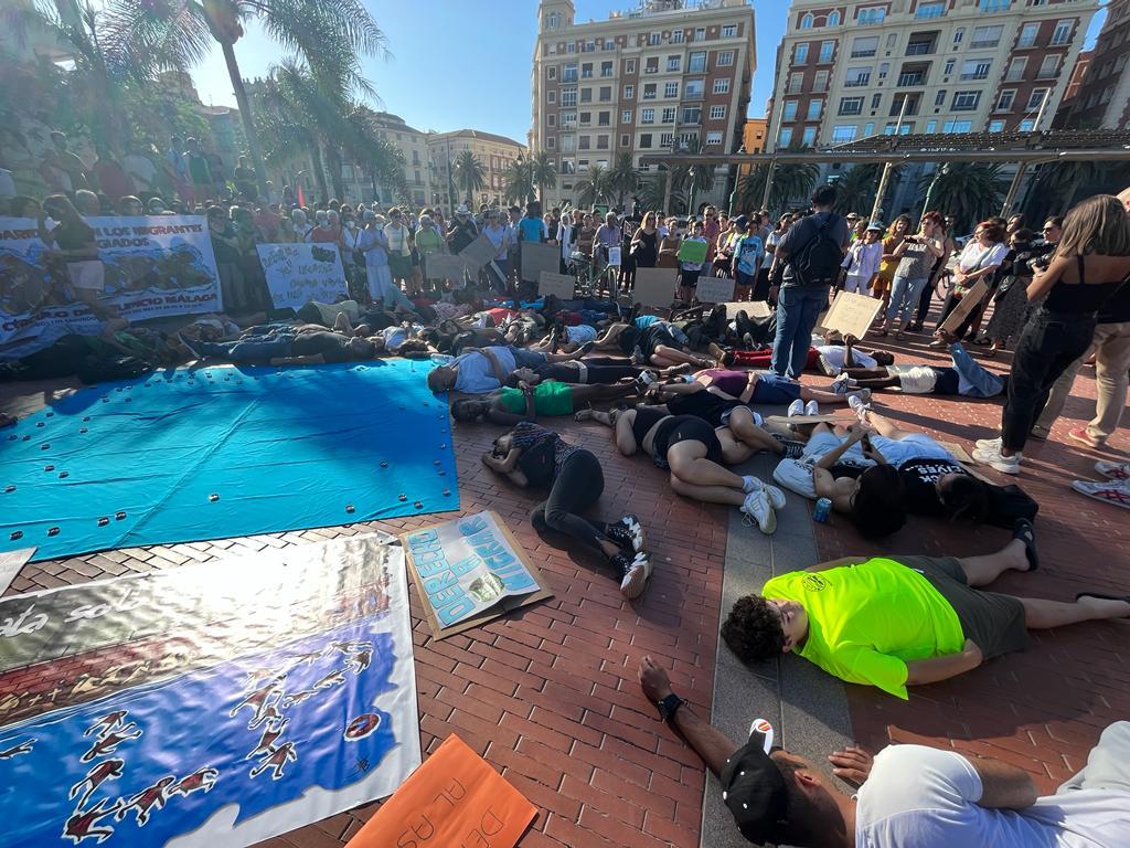 Cerca de 800 personas se manifiestan en Málaga por lo ocurrido en Melilla