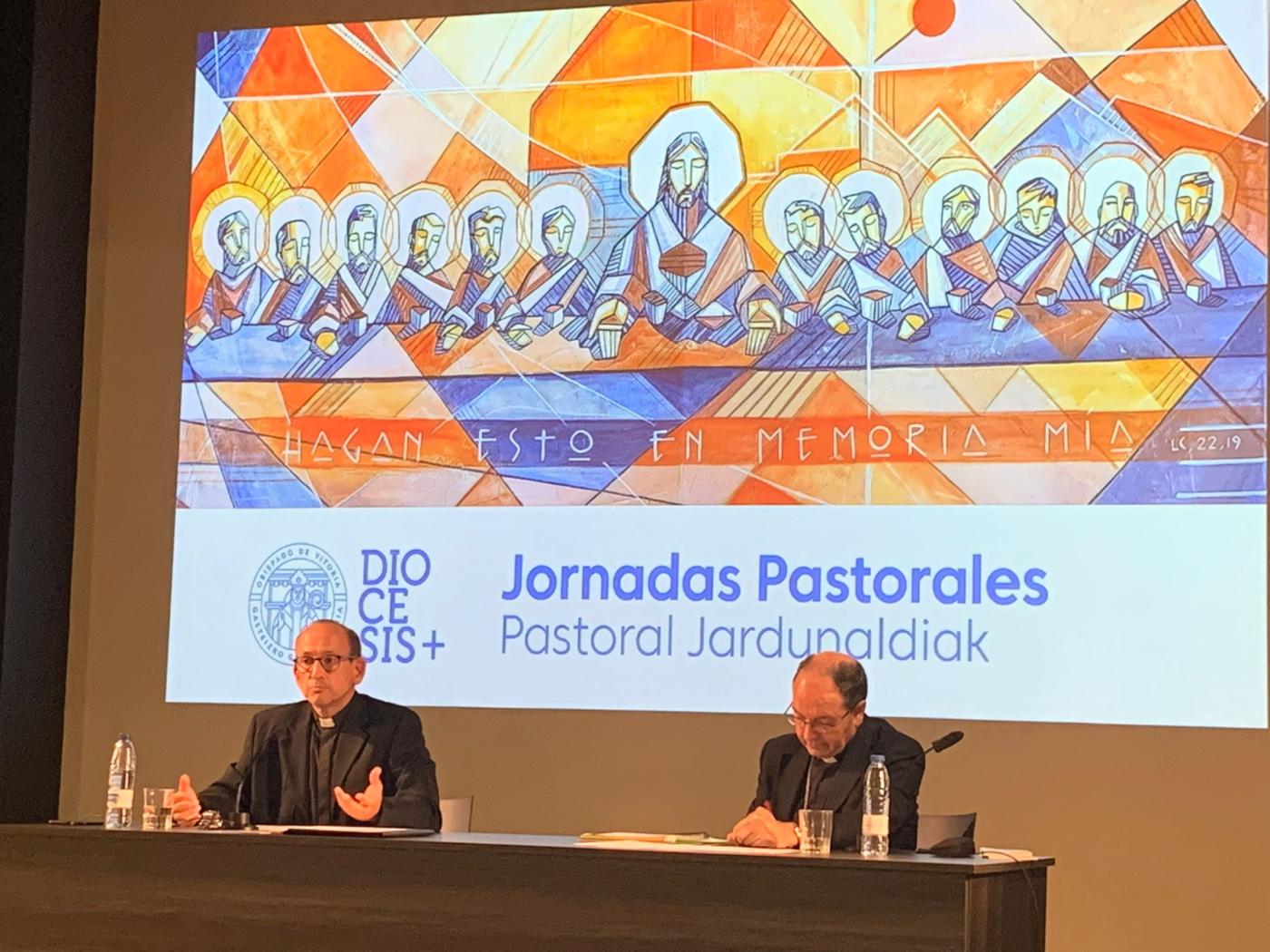 El sacerdote Alejandro Pérez ha dirigido la formación de las Jornadas Pastorales de la Diócesis de Vitoria